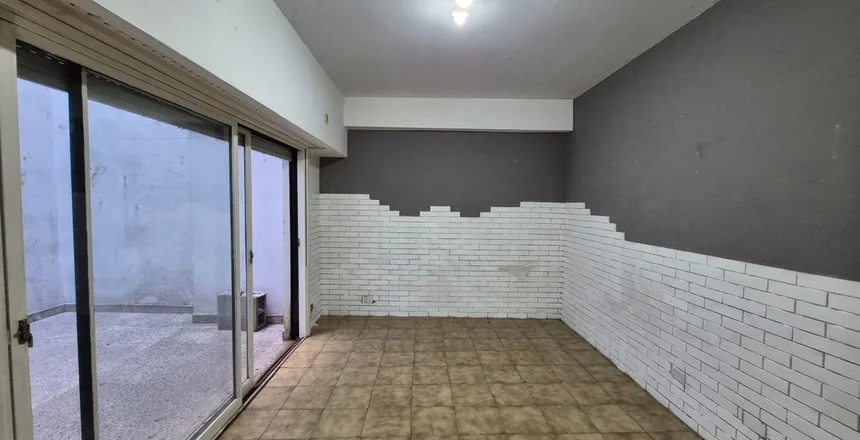 VENTA PH MONOAMBIENTE ALMAGRO PATIO BAJAS EXPENSAS